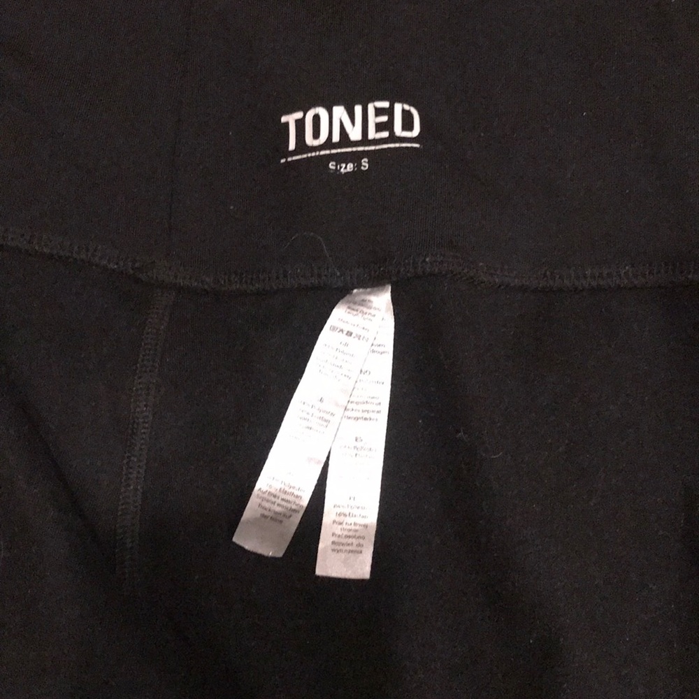 Size small TONED black leggings in GUC